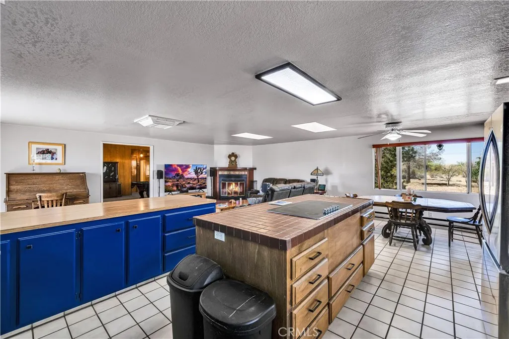 56011 Mira Street, Yucca Valley, California 92284 home-pic-16